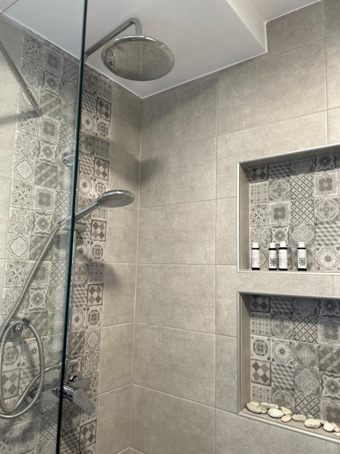 Calliopes By The Sea Boutique Suites Paralia Dionysiou Bagian luar foto