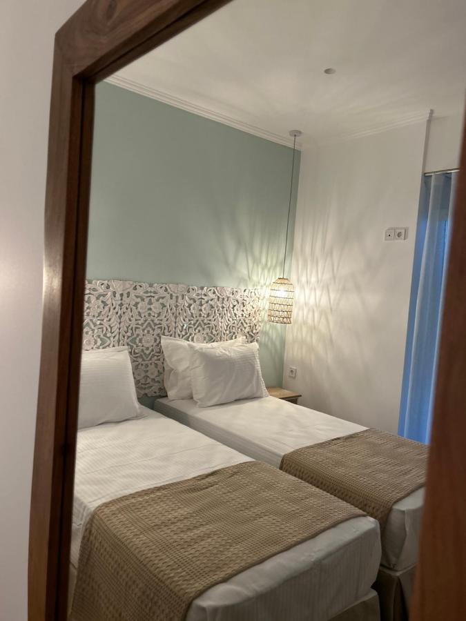 Calliopes By The Sea Boutique Suites Paralia Dionysiou Bagian luar foto