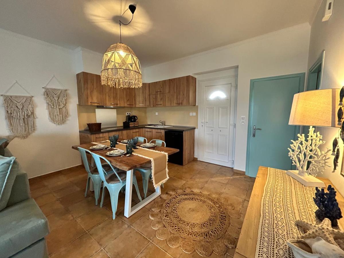 Calliopes By The Sea Boutique Suites Paralia Dionysiou Bagian luar foto