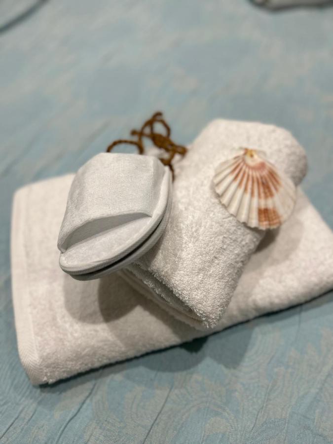 Calliopes By The Sea Boutique Suites Paralia Dionysiou Bagian luar foto