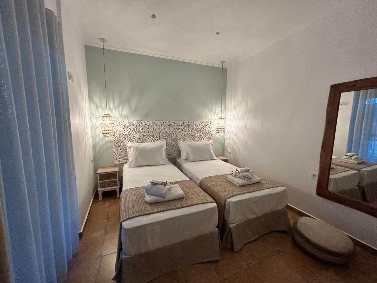 Calliopes By The Sea Boutique Suites Paralia Dionysiou Bagian luar foto