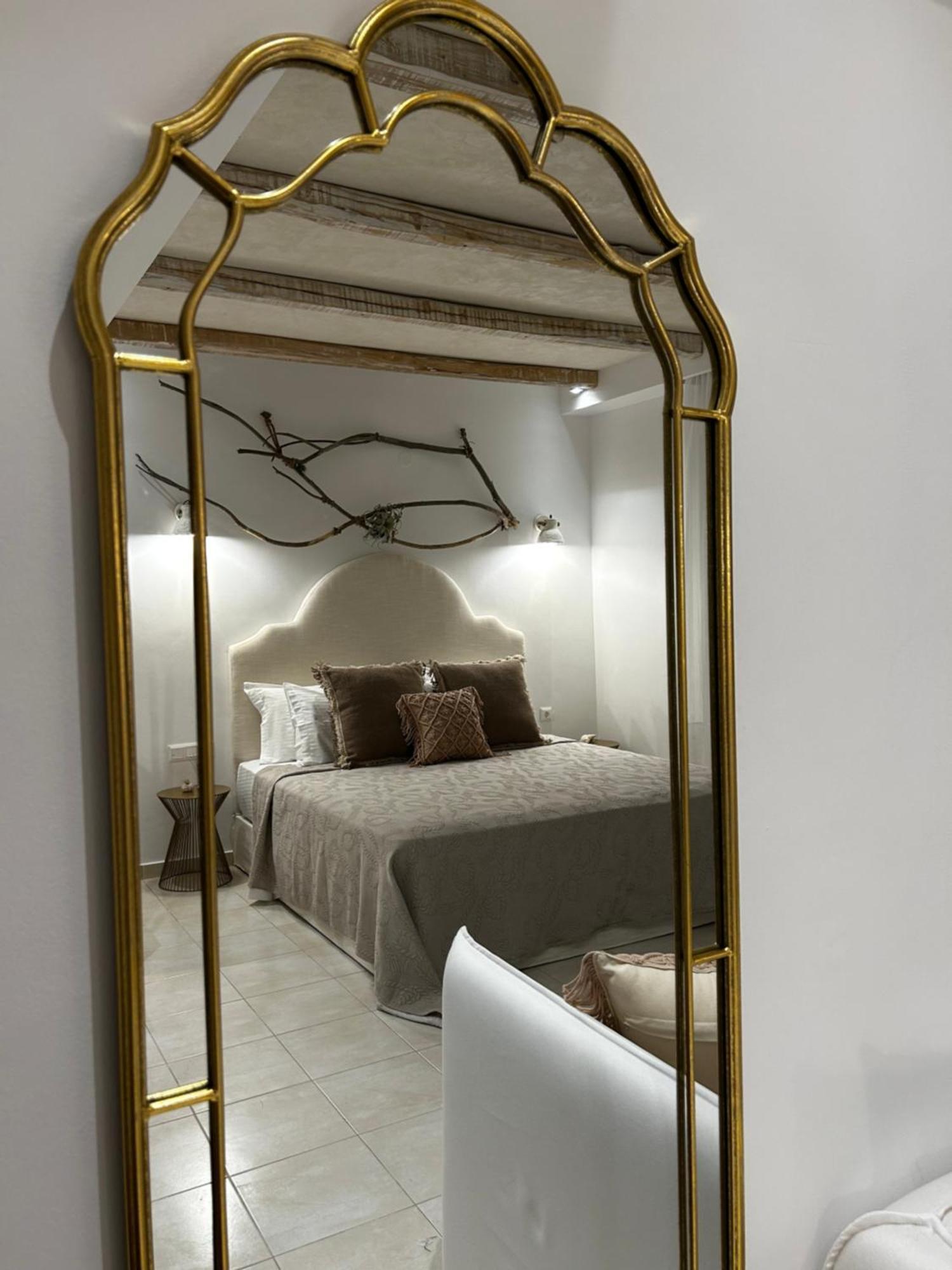 Calliopes By The Sea Boutique Suites Paralia Dionysiou Bagian luar foto