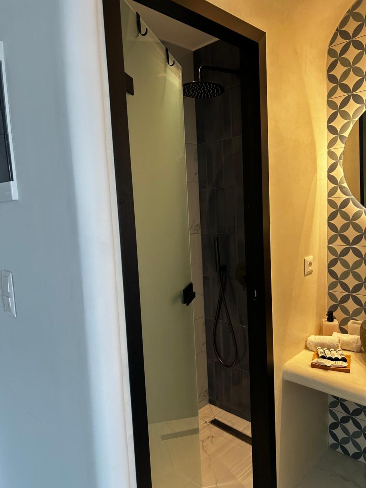 Calliopes By The Sea Boutique Suites Paralia Dionysiou Bagian luar foto
